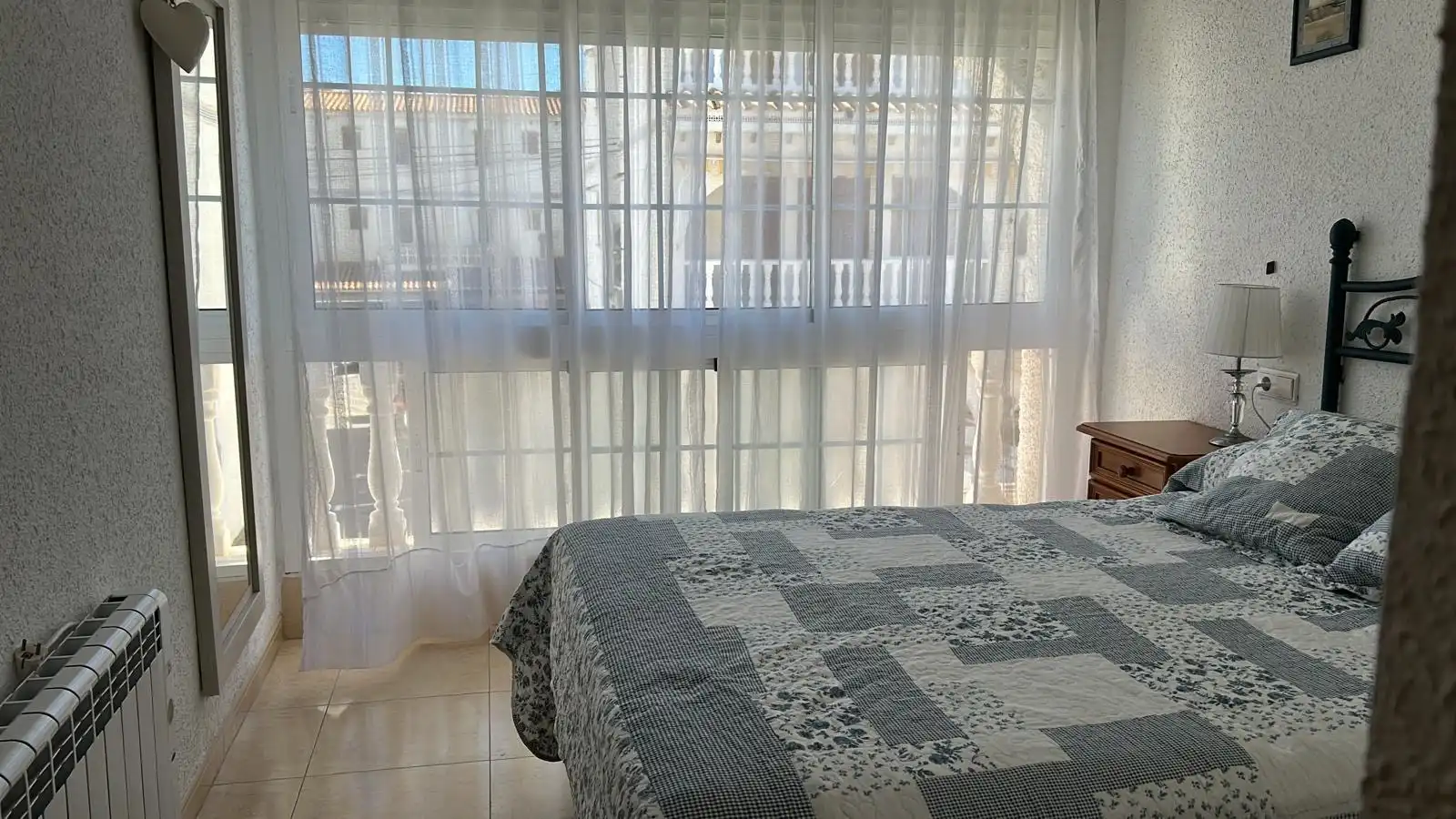 Schlafzimmer von Maisonette zum Verkauf in Santa Pola mit Klimaanlage, Heizung und Privatgarten