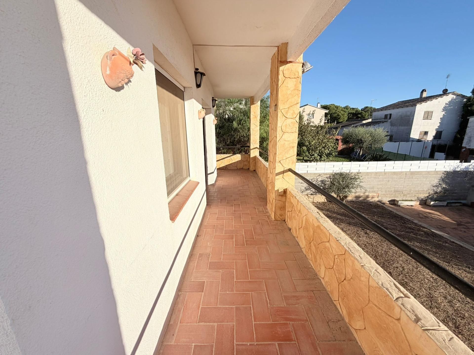 Exterior view of House or chalet for sale in El Vendrell  with Air Conditioner, Heating and Private garden