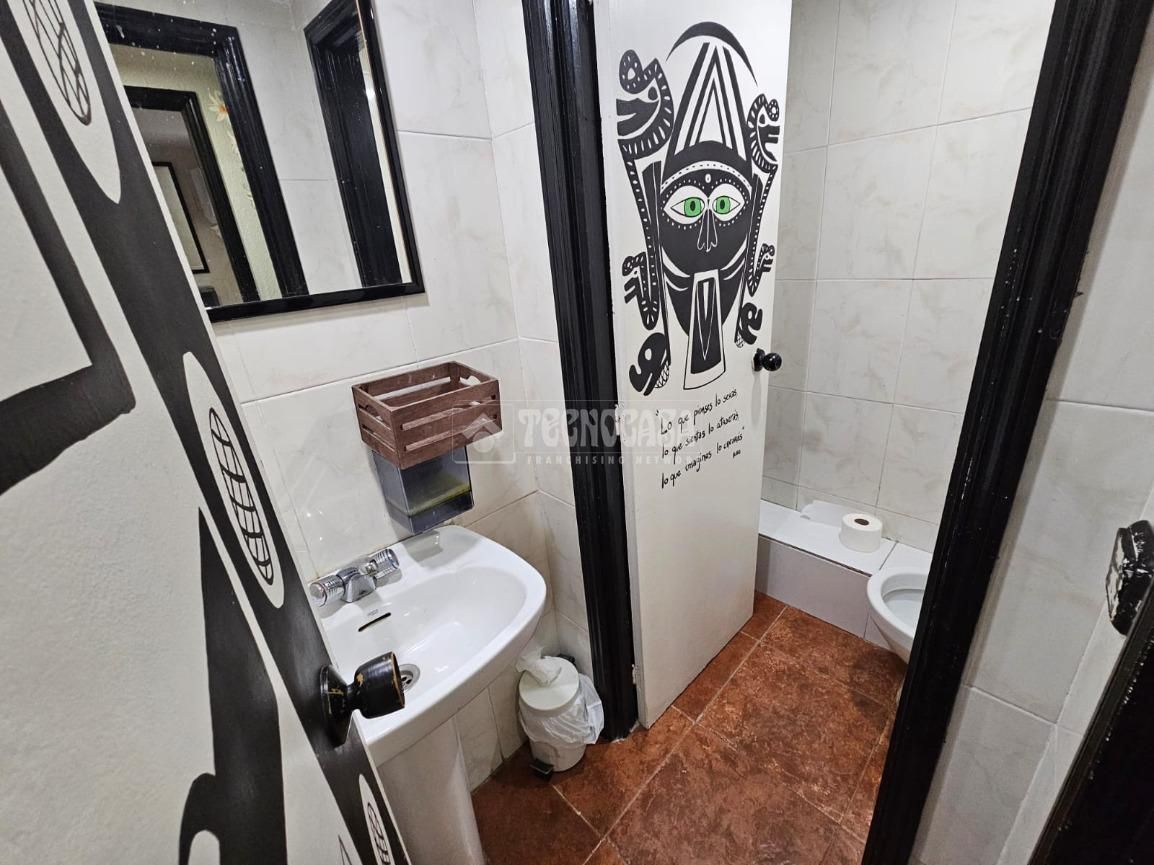 Bathroom of Premises for sale in  Madrid Capital  with Heating