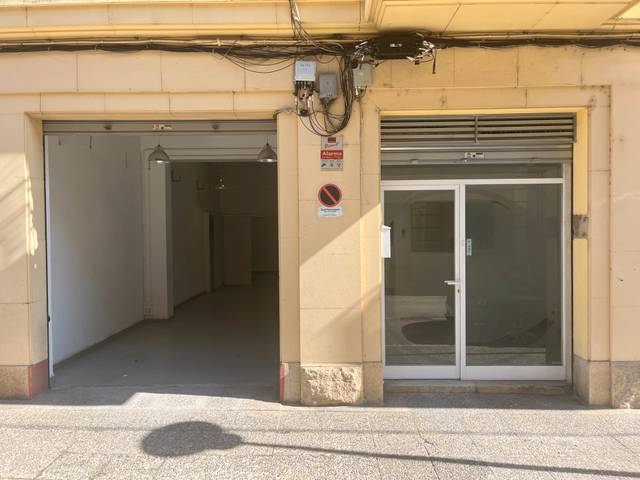 Local comercial en Alquiler en Carrer Doctor Antic Roca en Eixample Sud – Migdia