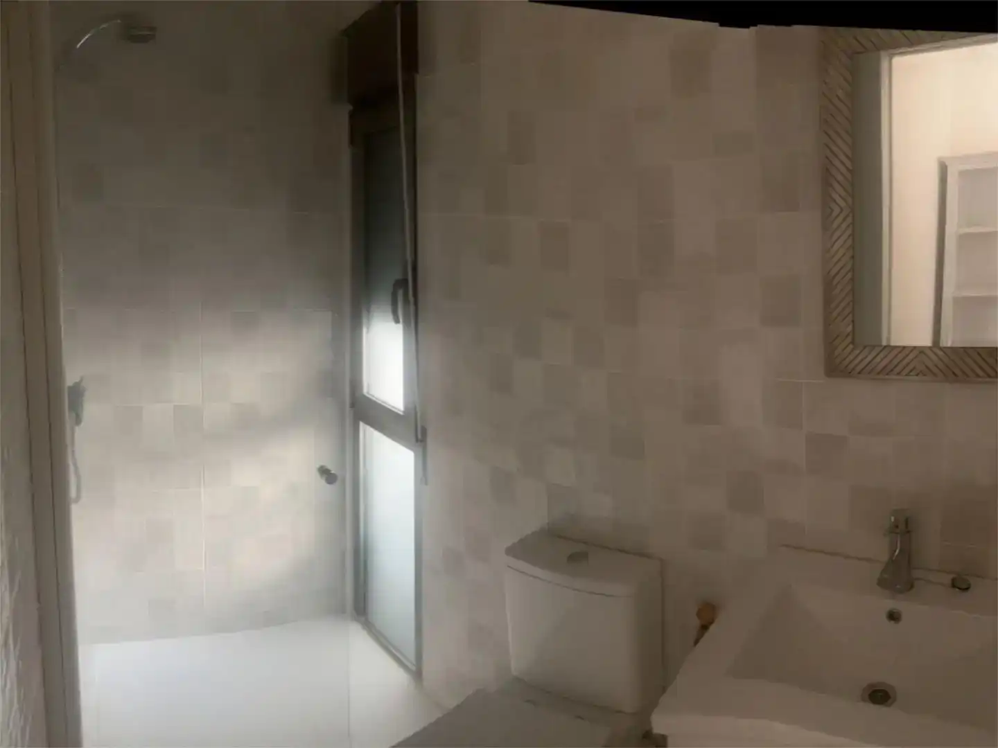 Badezimmer von Wohnung zur Miete in Alicante / Alacant mit Klimaanlage