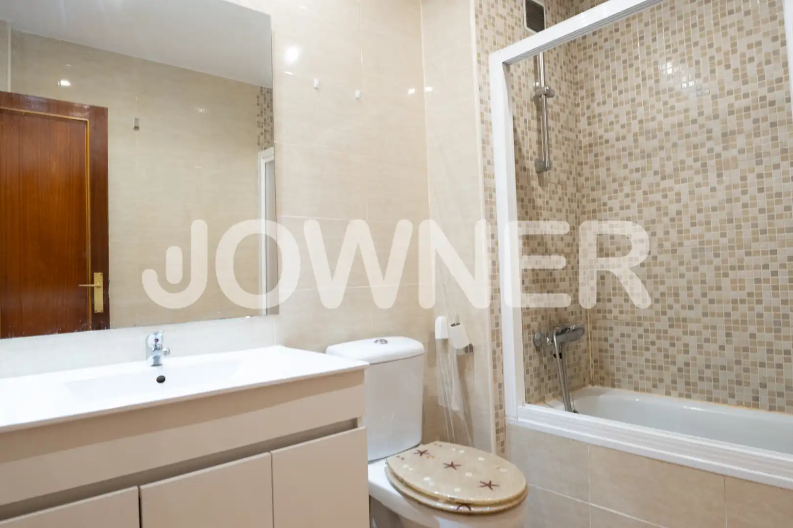 Bathroom of Flat for rent in Madrid  with Heating, Oven and Washing machine