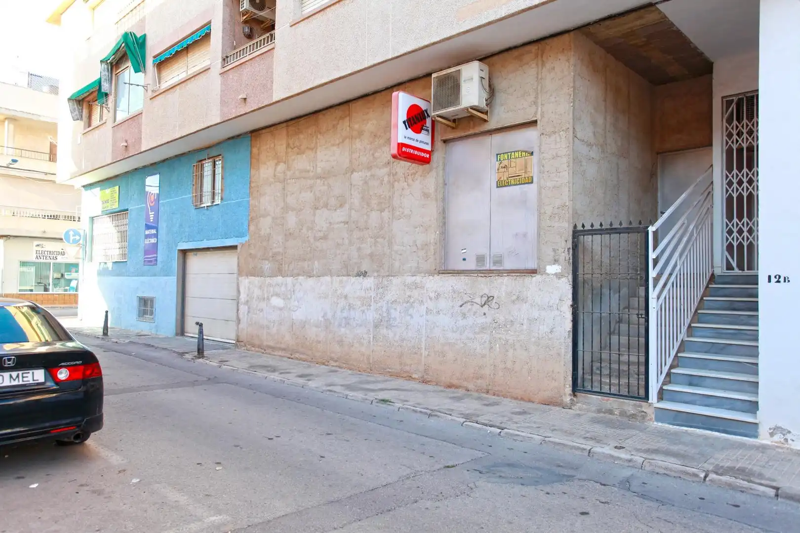 Vista exterior de Local en venda en San Pedro del Pinatar amb Aire condicionat