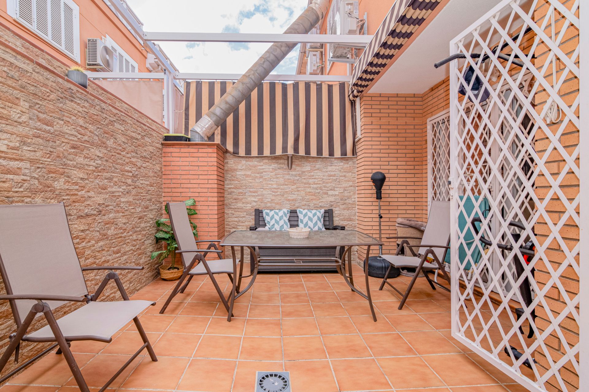 Terrace of Single-family semi-detached for sale in Armilla  with Air Conditioner, Heating and Storage room