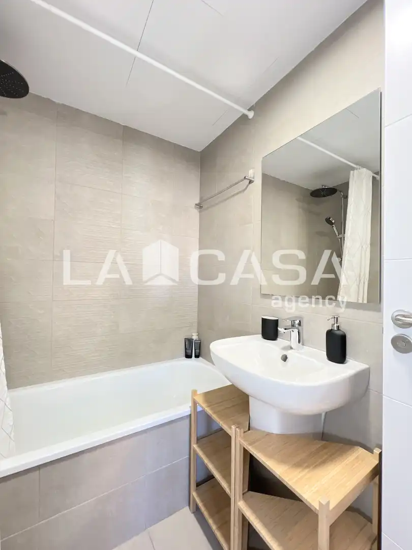 Bathroom of Flat for sale in Artigues - Llefià