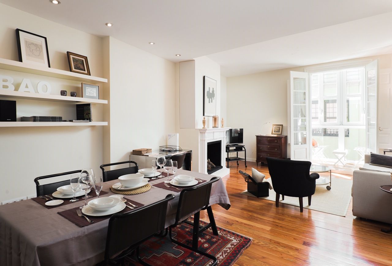 Menjador de Apartament de lloguer en Bilbao  amb Moblat, Forn i Rentadora