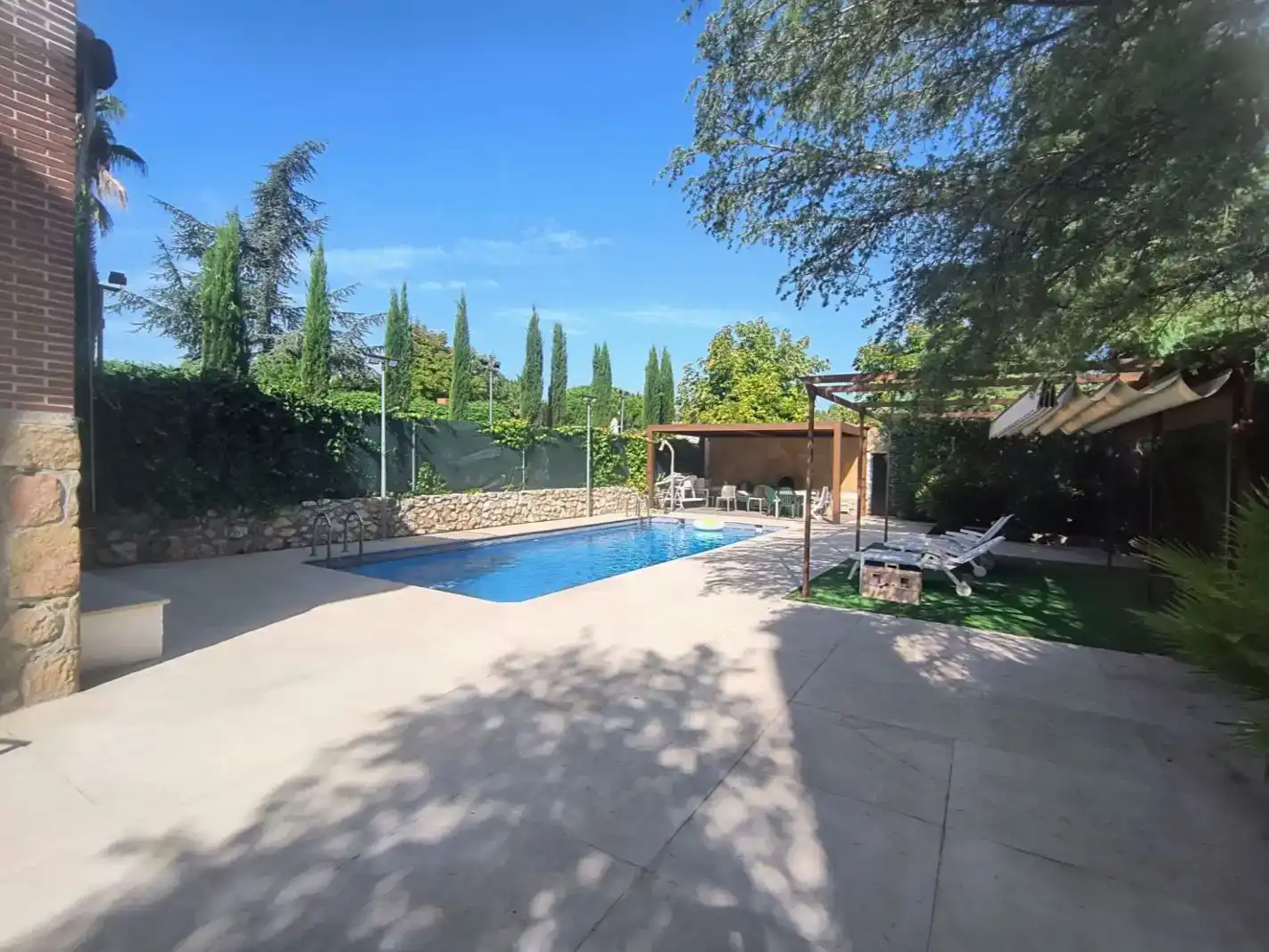 Schwimmbecken von Wohnung zur Miete in Pozuelo de Alarcón mit Klimaanlage, Privatgarten und Parkett