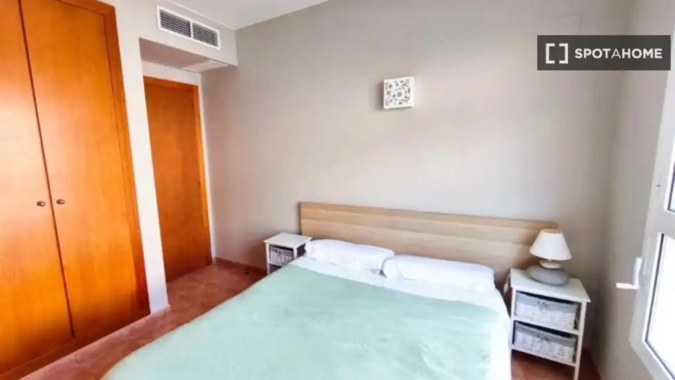 Habitación de Piso de alquiler en Cullera con Aire acondicionado, Calefacción y Amueblado