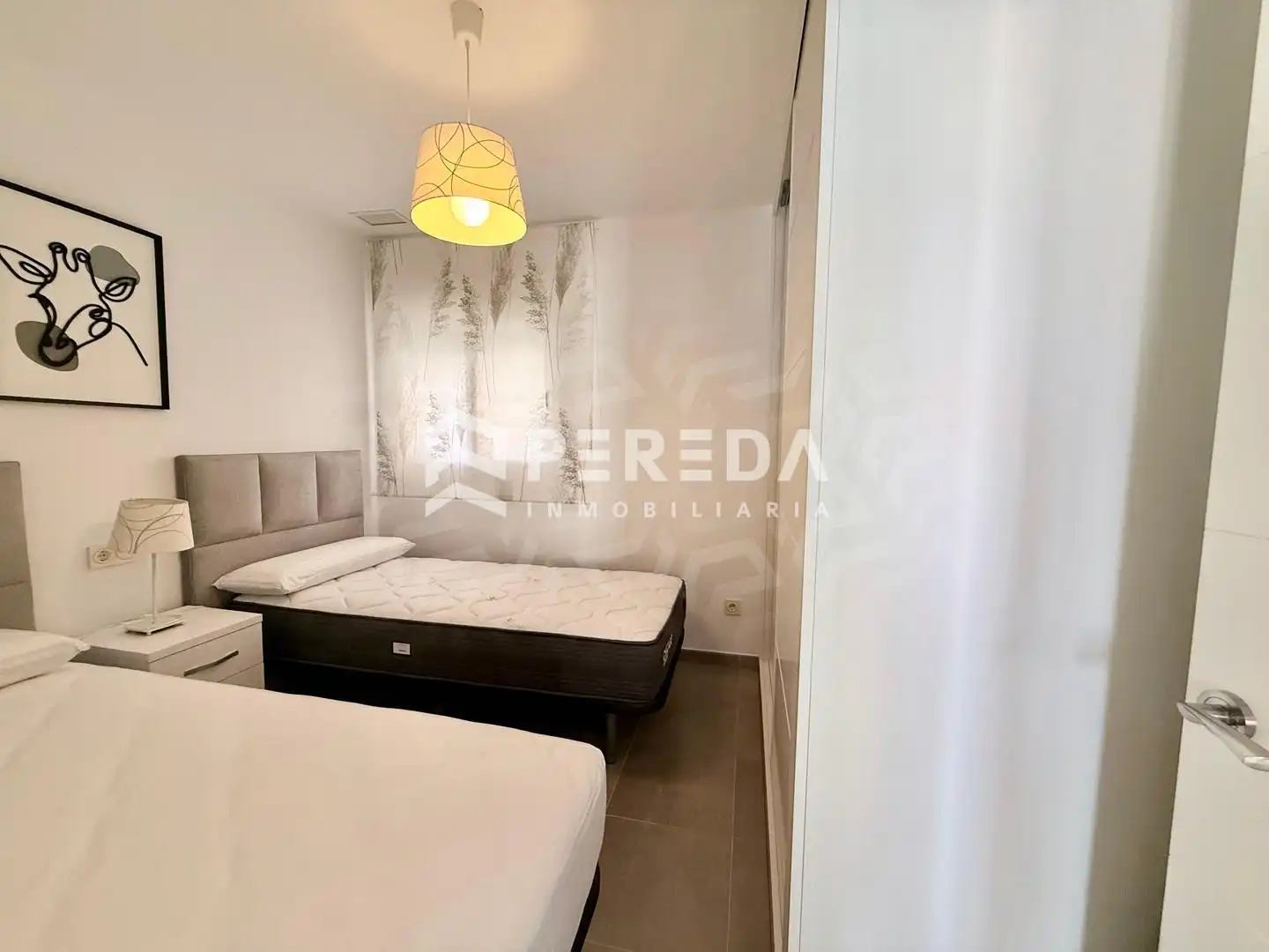 Schlafzimmer von Dachboden zum Verkauf in Roquetas de Mar mit Terrasse und Gemeinschaftspool