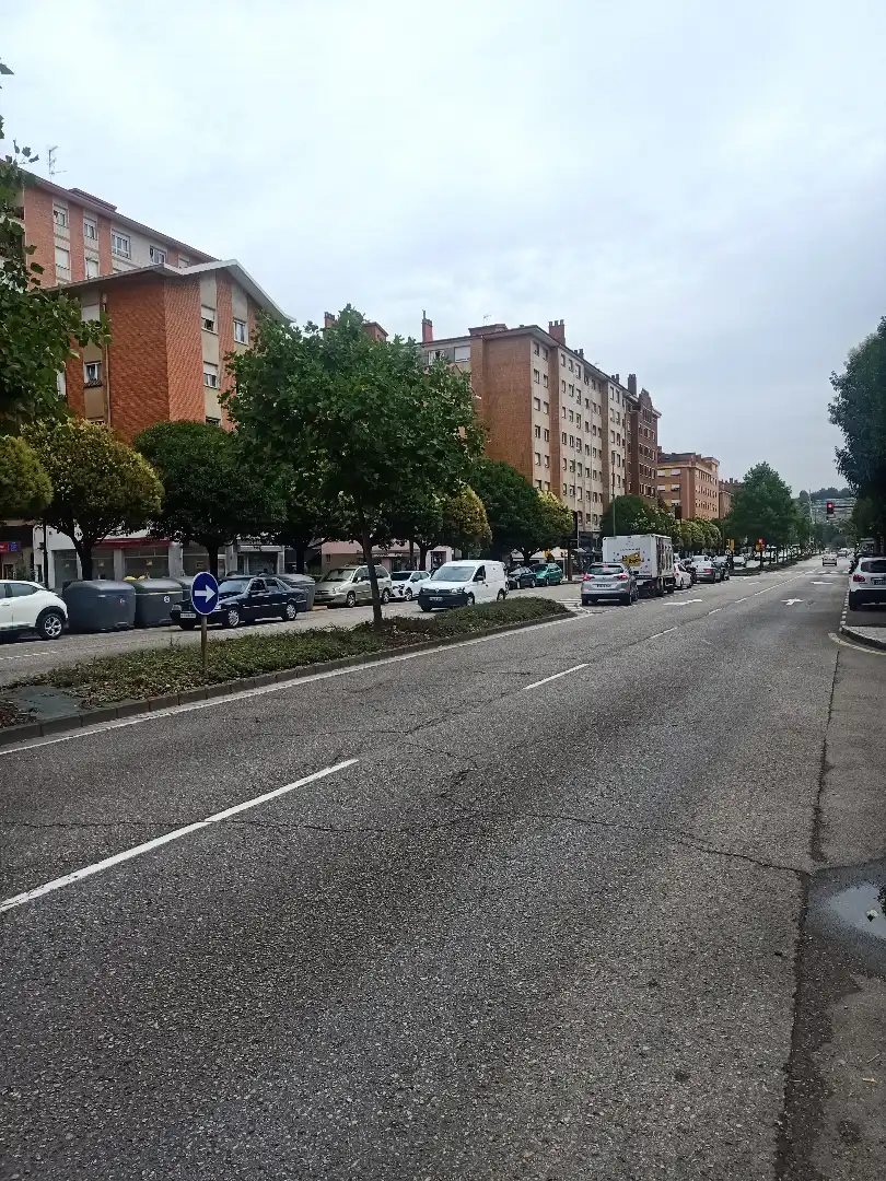 Vista exterior de Pis en venda en Gijón  amb Calefacció i Jardí privat