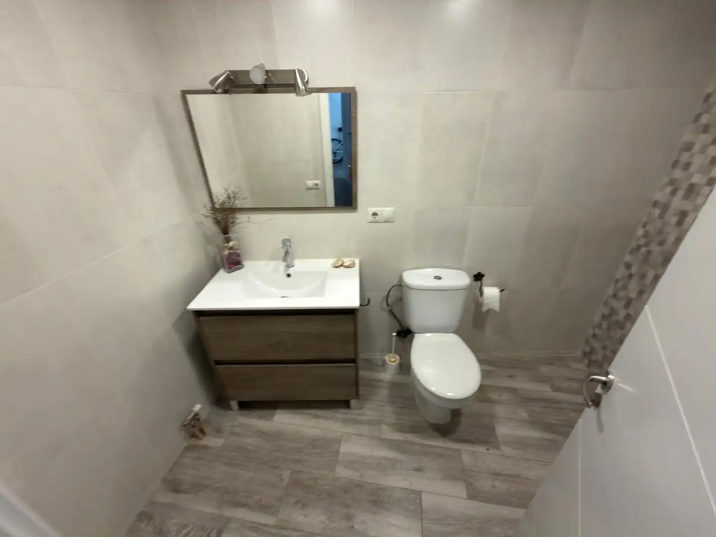 Baño de Piso en venta en Lleida con Calefacción, Horno y Microondas