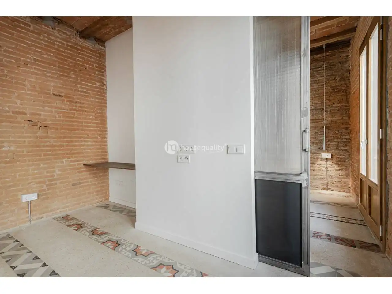 Flat for sale in Barcelona  with Air Conditioner and Balcony