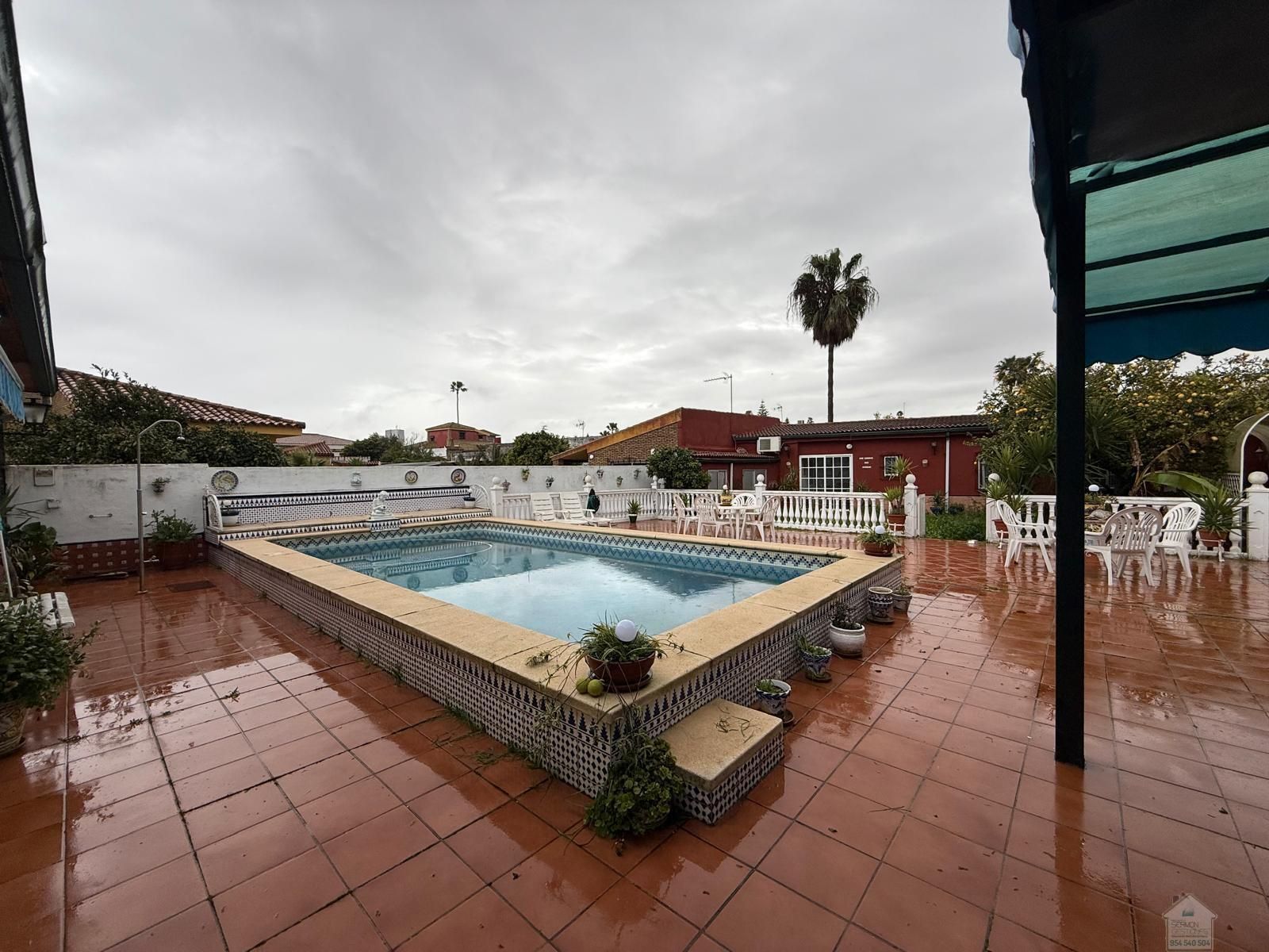 Swimming pool of House or chalet for sale in Alcalá de Guadaira  with Air Conditioner, Terrace and Storage room