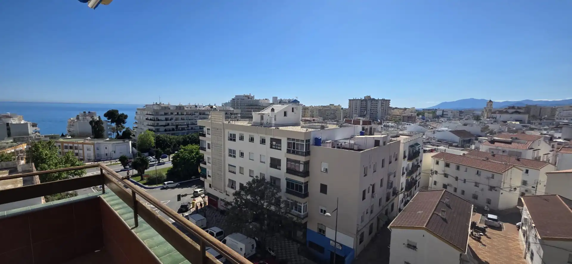 Vista exterior de Piso en venta en Marbella con Terraza, Horno y Lavadora