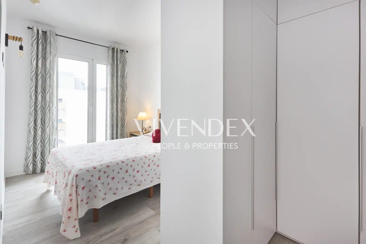 Dormitori de Àtic en venda en L'Hospitalet de Llobregat amb Aire condicionat, Calefacció i Parquet