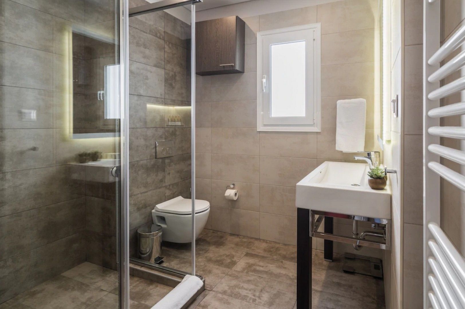 Bathroom of Flat to rent in Getafe  with Air Conditioner, Furnished and TV