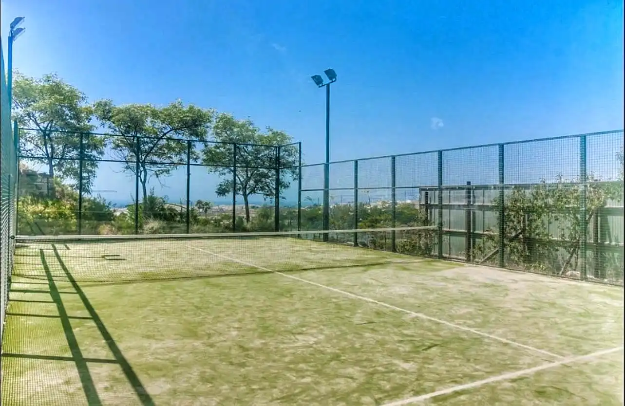 Terrassa de Planta baixa de lloguer en Benahavís amb Aire condicionat, Terrassa i Moblat