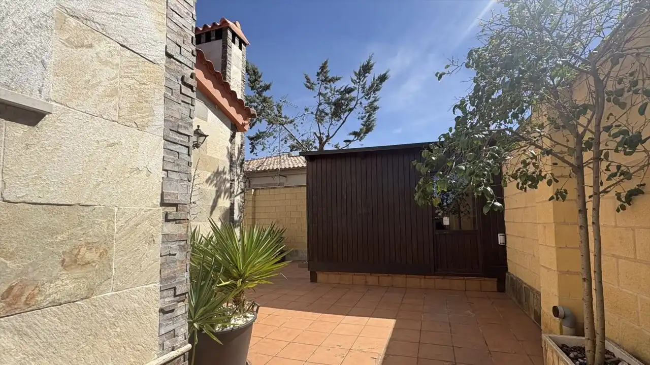 Terrassa de Casa o xalet en venda en Valdepeñas amb Aire condicionat, Calefacció i Traster