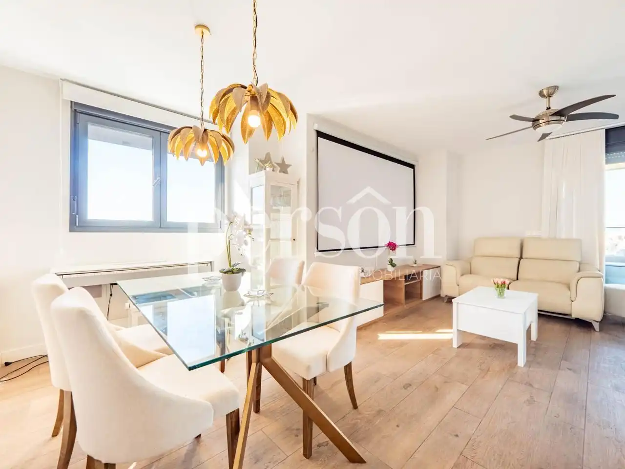 Wohnzimmer von Wohnung zum Verkauf in Valencia mit Klimaanlage, Terrasse und Schwimmbad