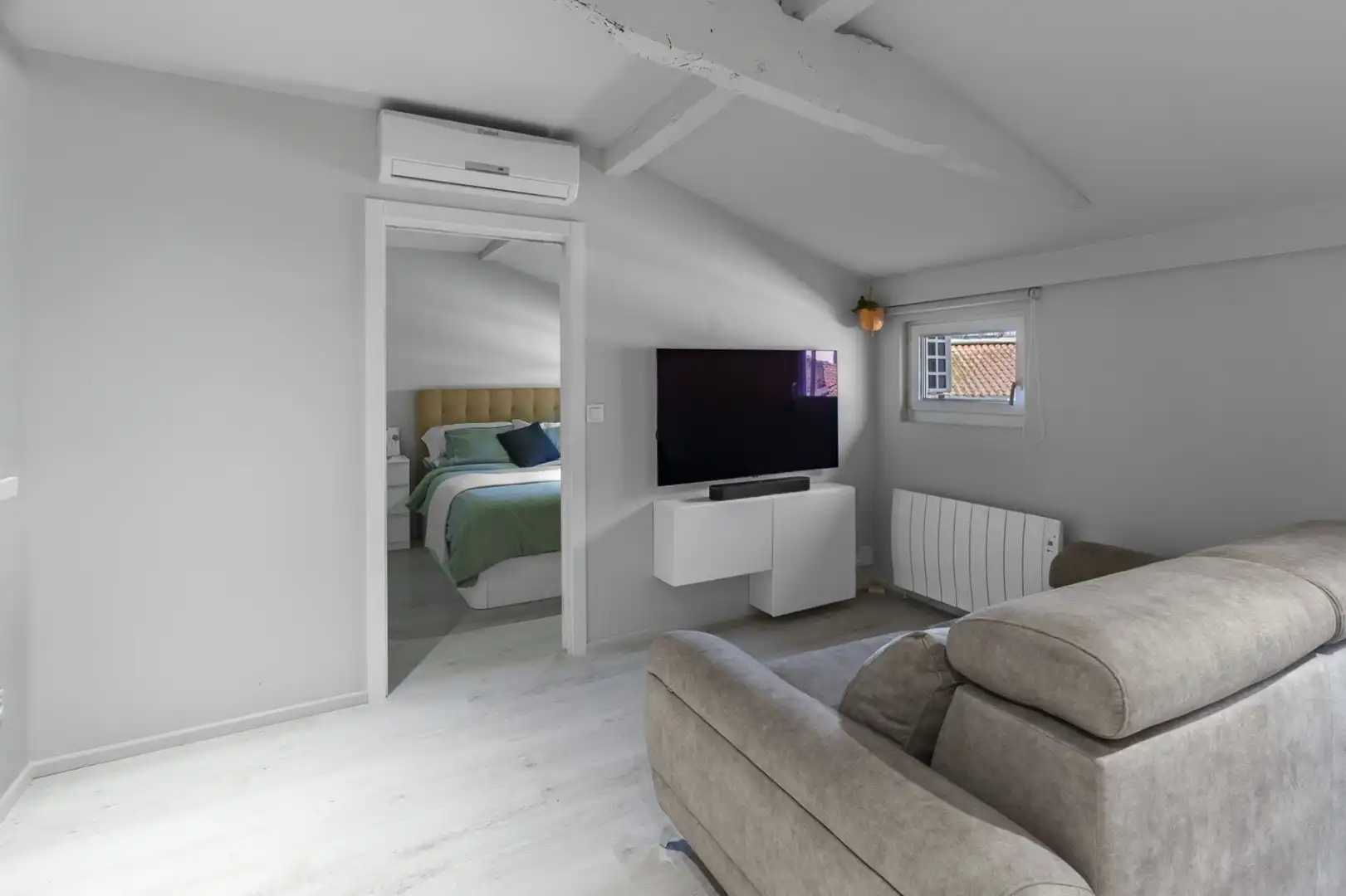 Living room of Flat for sale in Tolosa  with Air Conditioner, Heating and Terrace