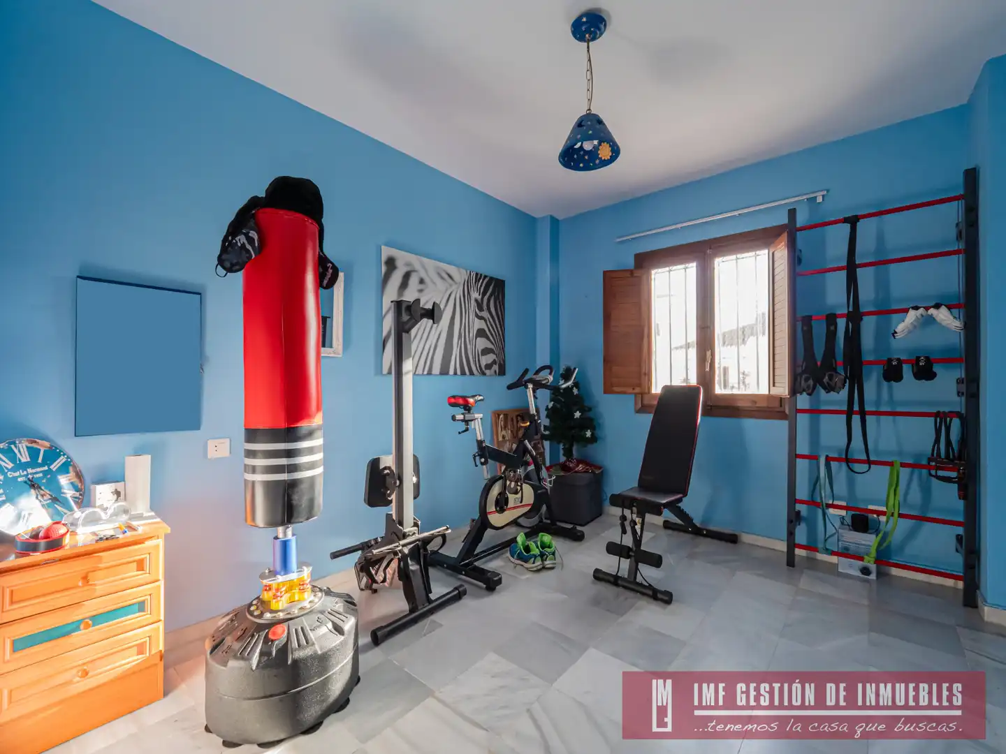 Sala d'estar de Casa adosada en venda en Vélez-Málaga amb Aire condicionat, Terrassa i Moblat