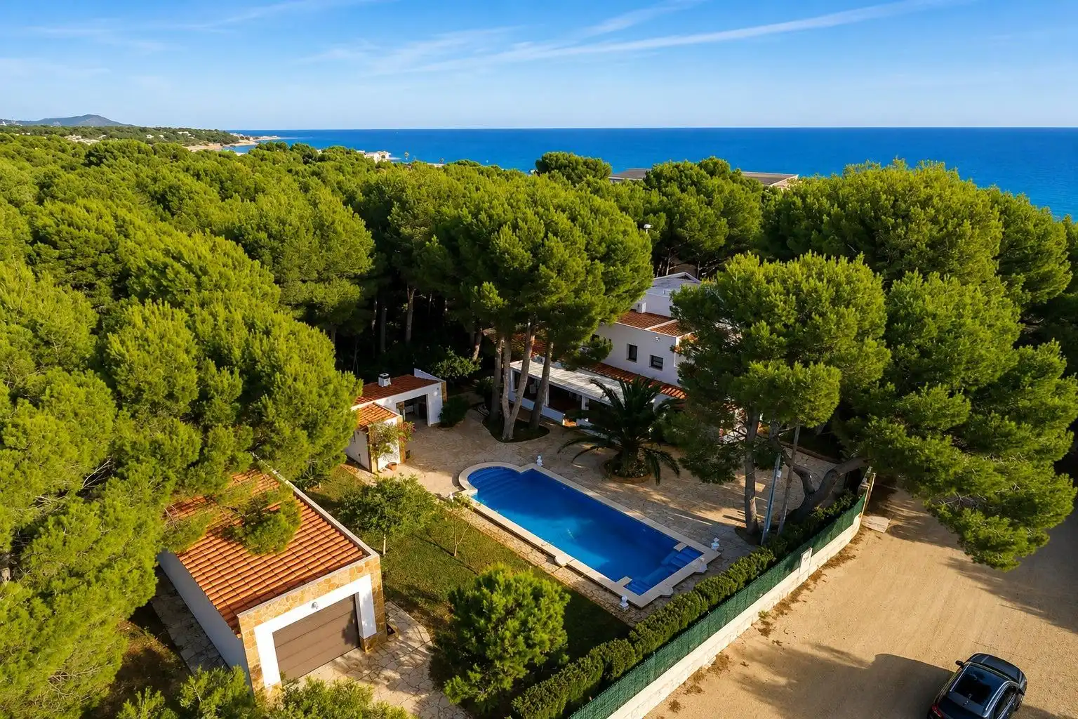 Vista exterior de Casa o xalet en venda en L'Ametlla de Mar  amb Aire condicionat, Calefacció i Jardí privat