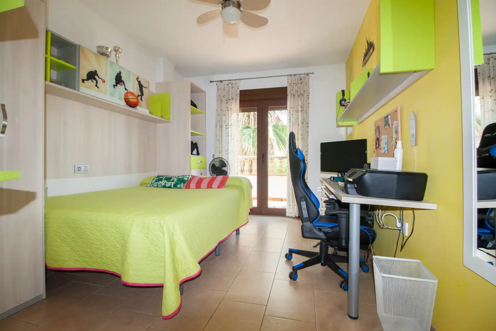 Habitación de Casa o chalet en venta en Gójar con Aire acondicionado, Calefacción y Jardín privado
