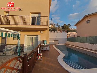 Piscina de Casa o xalet en venda en Sant Vicenç Dels Horts amb Aire condicionat, Terrassa i Piscina