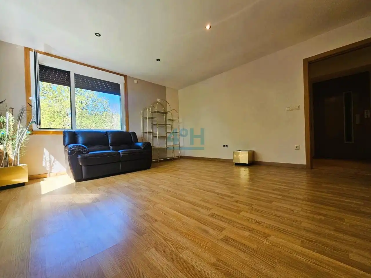 Sala d'estar de Casa o xalet en venda en Nogueira de Ramuín amb Calefacció, Jardí privat i Terrassa