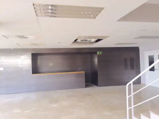 Büro zur Miete in Coslada mit Klimaanlage, Heizung und Alarm
