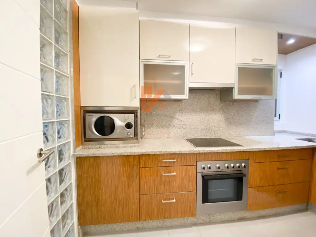 Apartamento de alquiler en Rua De Fernando Iii O Santo, 3, Ensanche - Sar