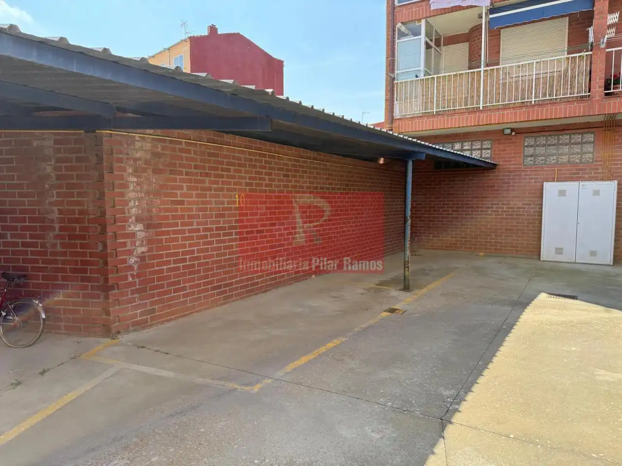Local comercial en venda a Santa María del Páramo