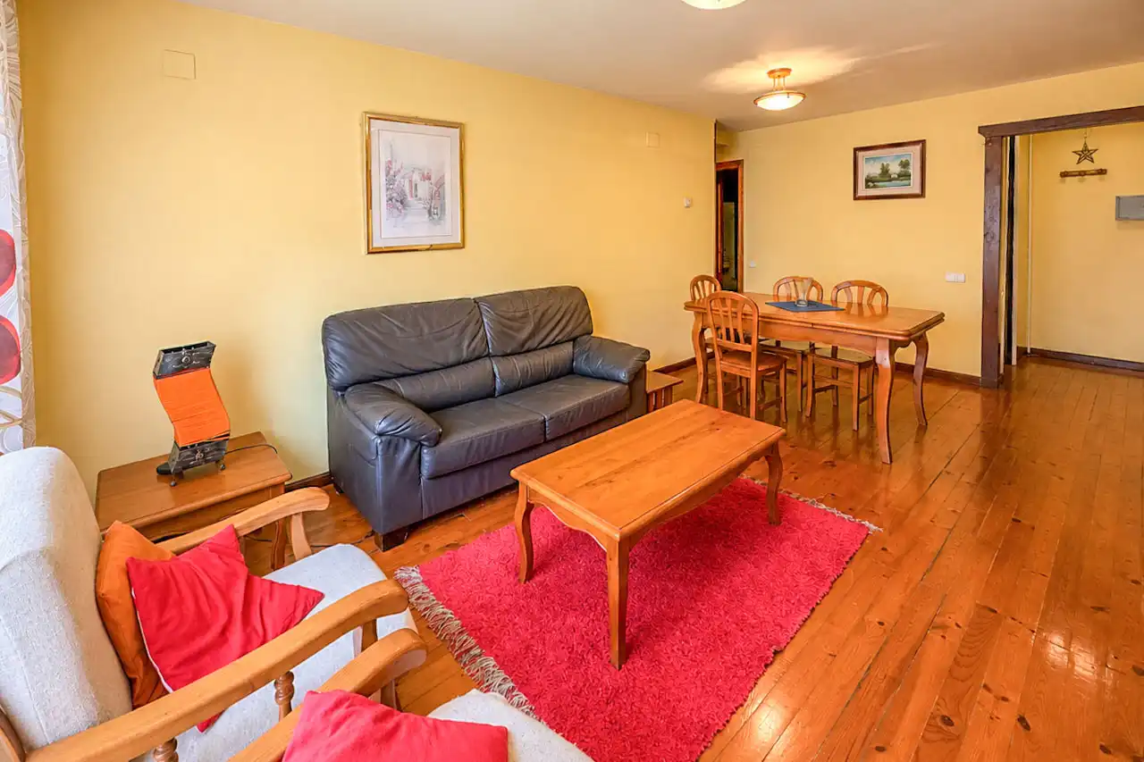 Sala de estar de Apartamento en venta en Vielha e Mijaran con Calefacción, Parquet y Amueblado
