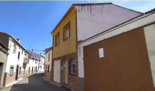 House for sale in Torre de Santa María