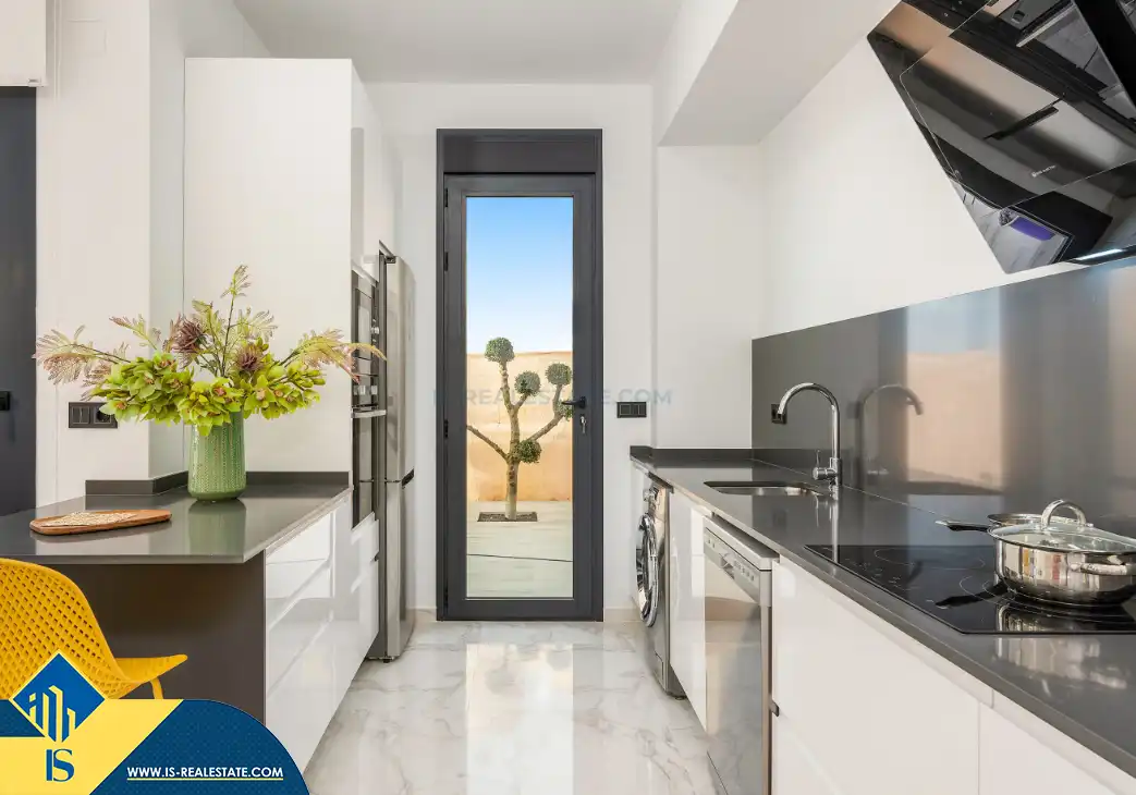 Villa con piscina in vendita a Benijófar