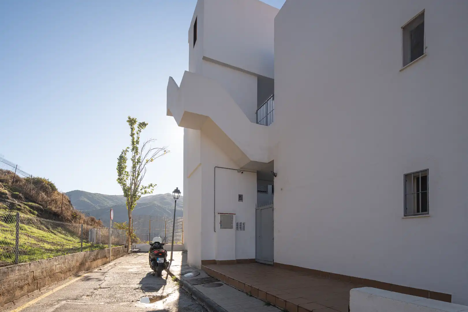 Vista exterior de Pis en venda en Cenes de la Vega amb Aire condicionat, Moblat i Balcó