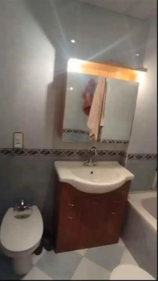 Bany de Casa o xalet en venda en Granada amb Terrassa, Piscina i Moblat