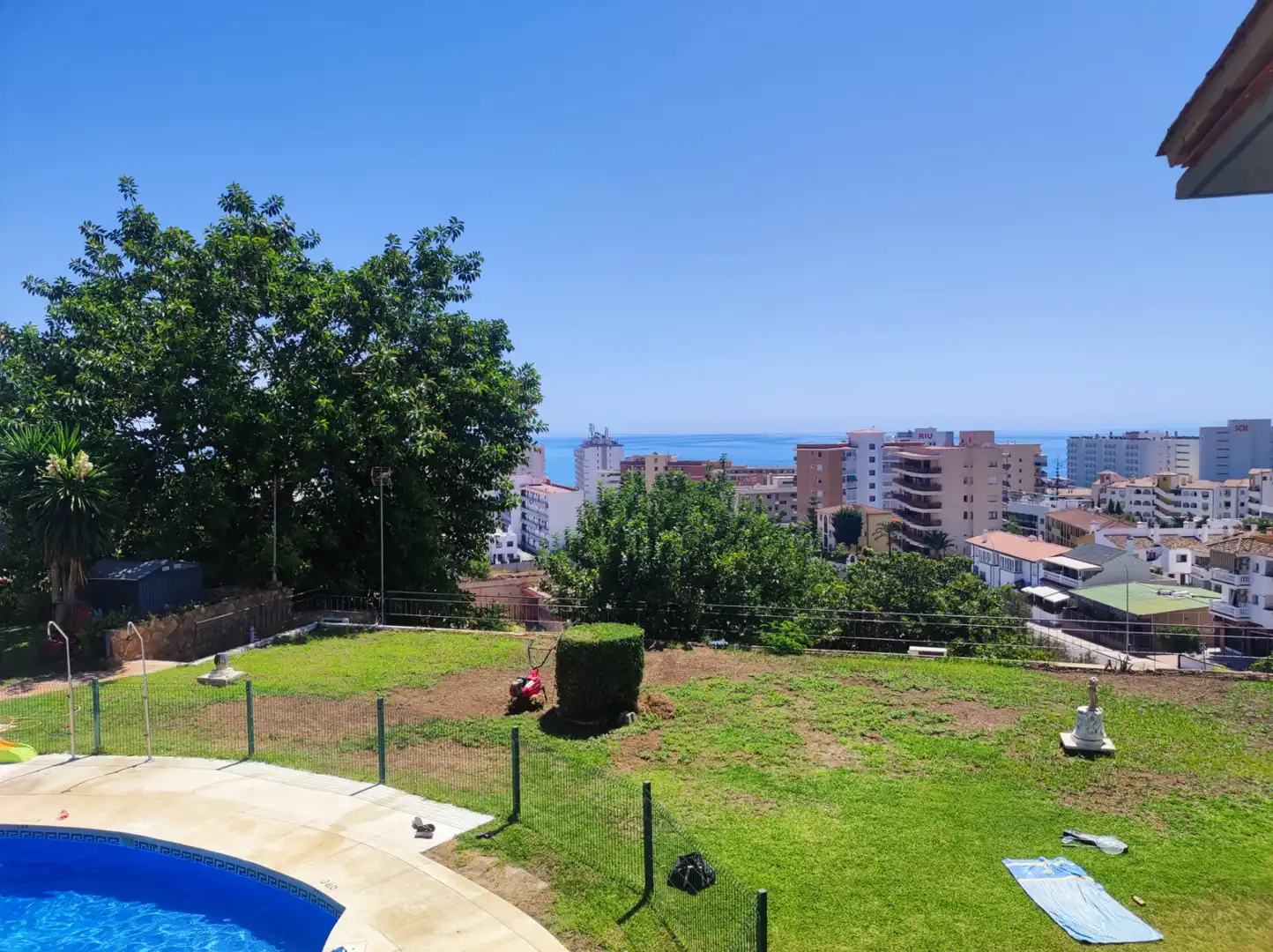 Vista exterior de Casa adosada de lloguer en Torremolinos amb Terrassa, Moblat i Rentadora