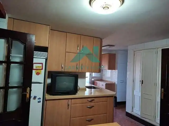 Cocina de Piso de alquiler en Sevilla con Aire acondicionado, Calefacción y Jardín privado