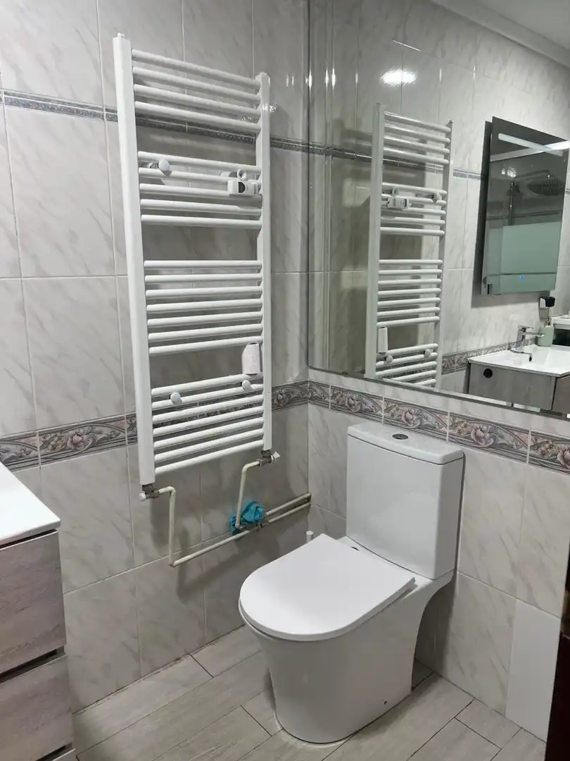 Bathroom of Flat for sale in  Logroño  with Heating, Terrace and Balcony