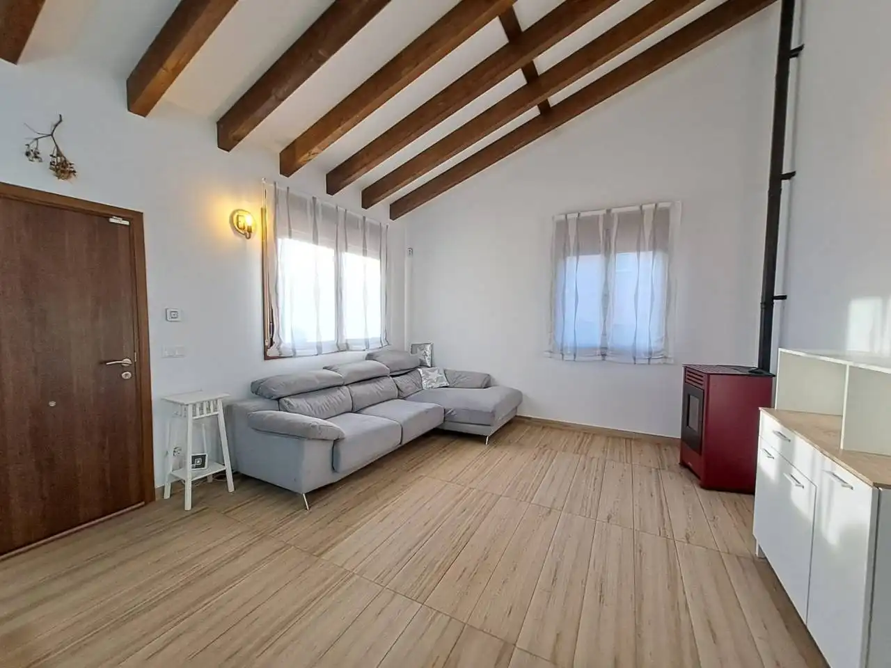 Sala d'estar de Casa o xalet en venda en Villalonquéjar