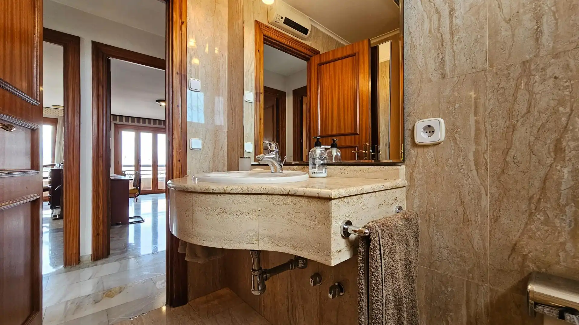 Baño de Piso en venta en  Palma de Mallorca con Aire acondicionado, Calefacción y Terraza