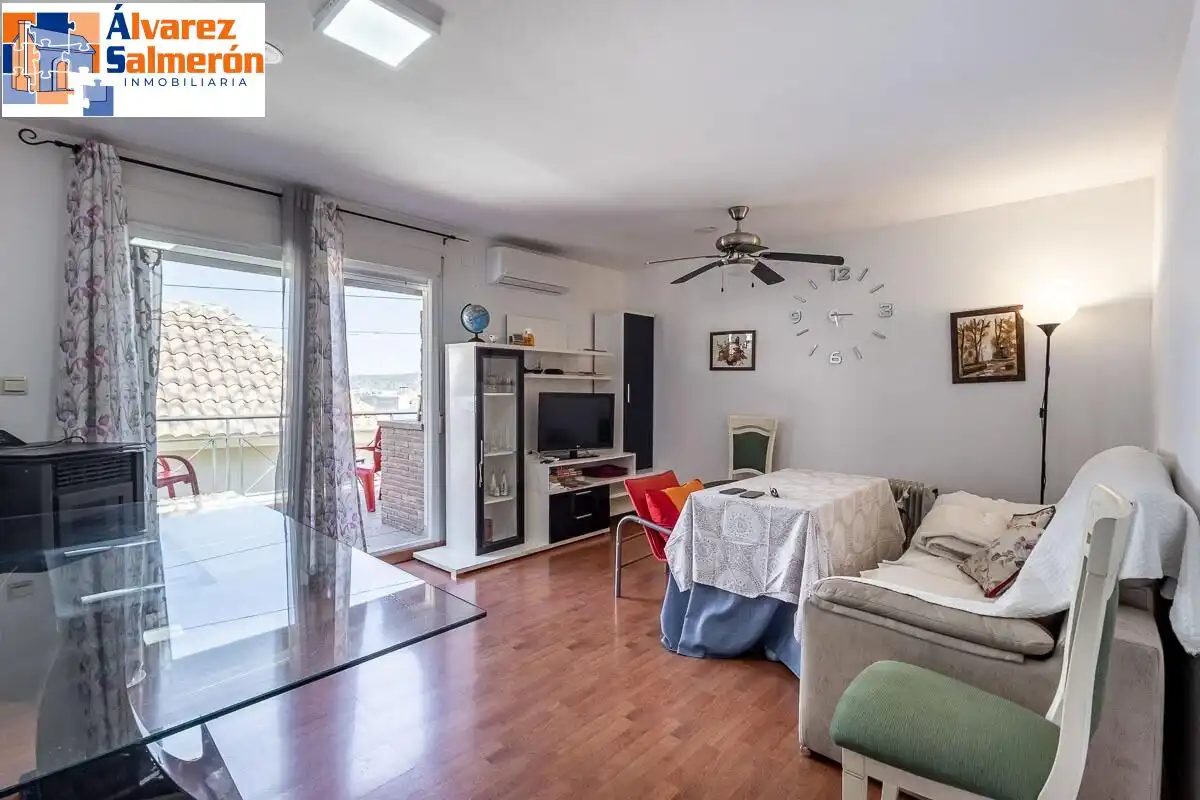 Flat with lift for sale in Barrio de la Vega, imagen 2