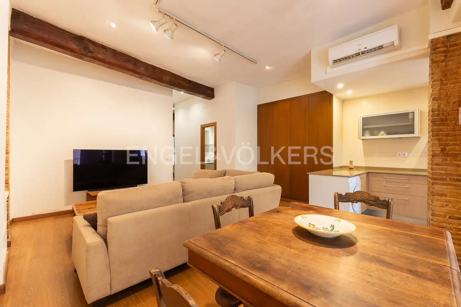 Living room of Flat for rent in Valencia  with Air Conditioner, Heating and Furnished