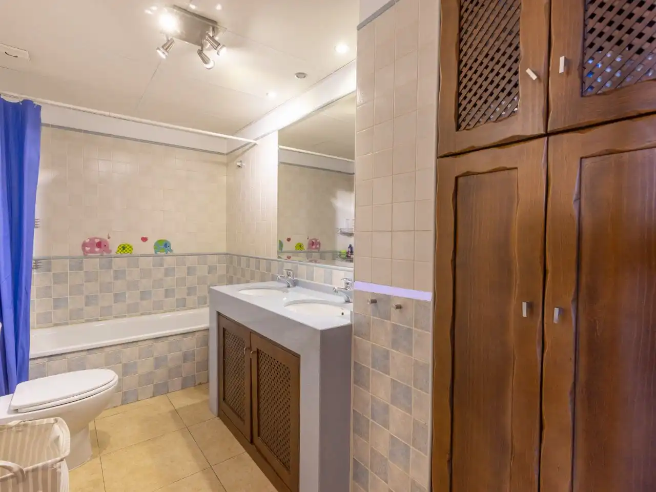 Bathroom of Flat for sale in Barrio de la Vega