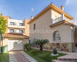 Exterior view of House or chalet for sale in Esplugues de Llobregat  with Air Conditioner, Heating and Private garden