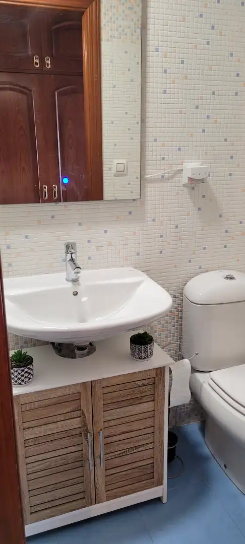 Baño de Piso de alquiler en Cuenca con Calefacción, Parquet y Amueblado