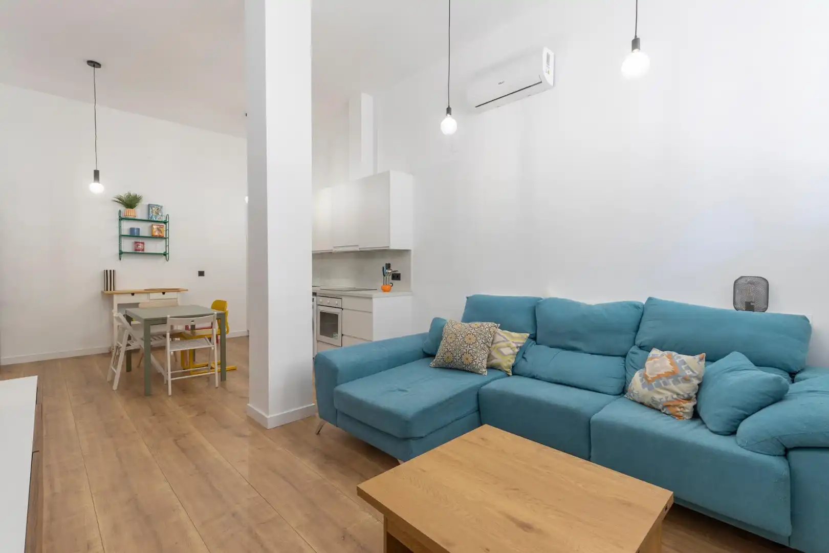 Wohnzimmer von Erdgeschoss zum Verkauf in Granada mit Klimaanlage, Heizung und Möbliert
