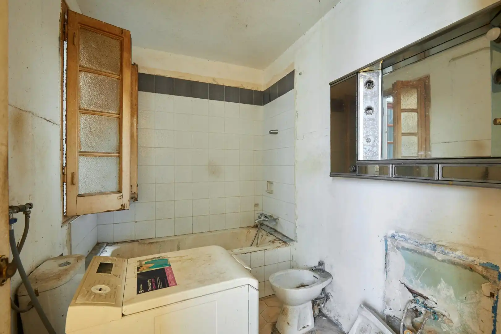 Baño de Piso en venta en Barcelona con Balcón y Alarma