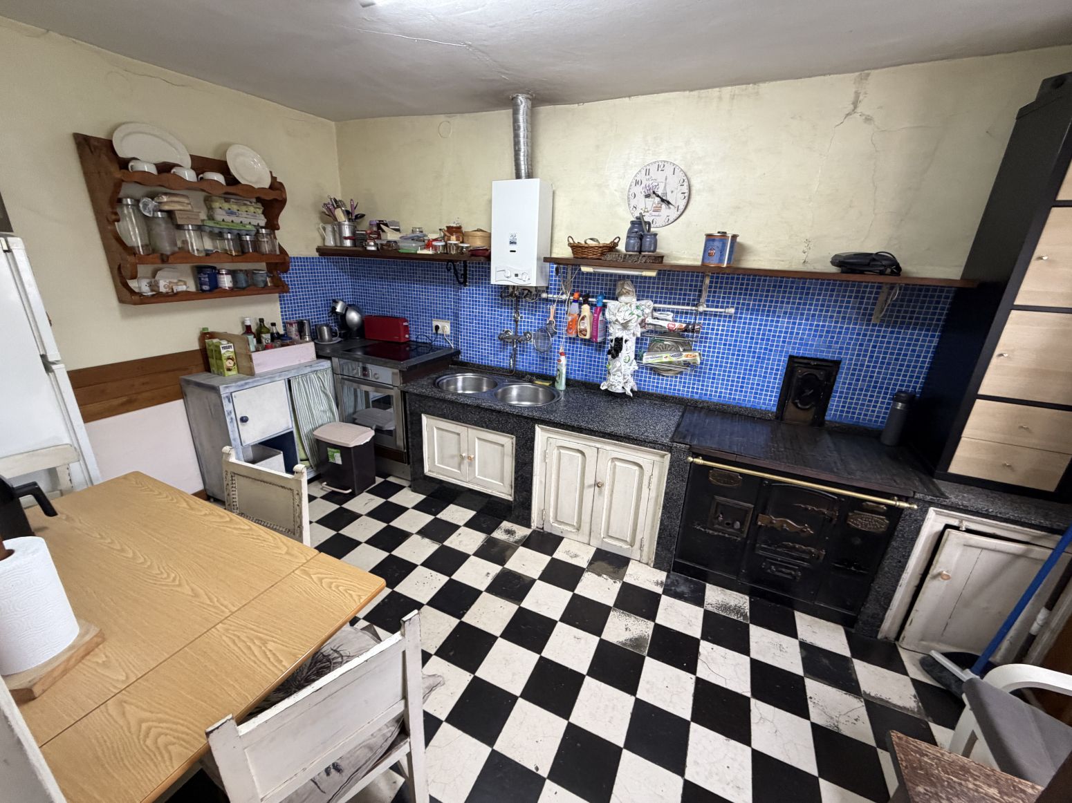 Cuina de Casa adosada en venda en Siero amb Calefacció